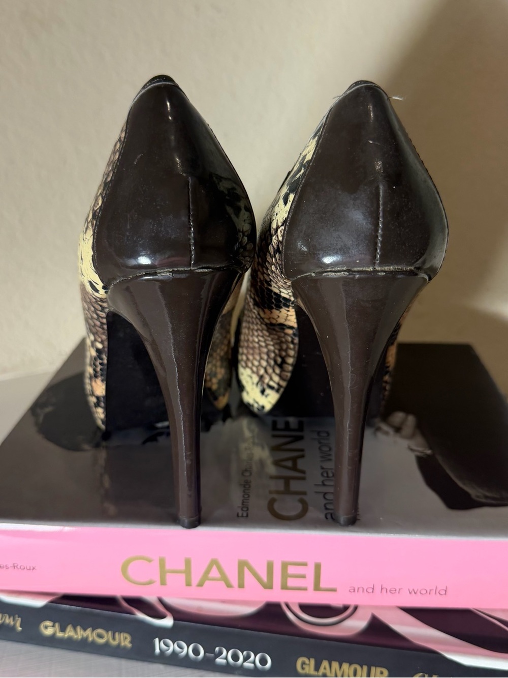 Vintage Guess Snakeskin Print Peep Toe Platform Heels – Size 6 - Picture 4 of 7